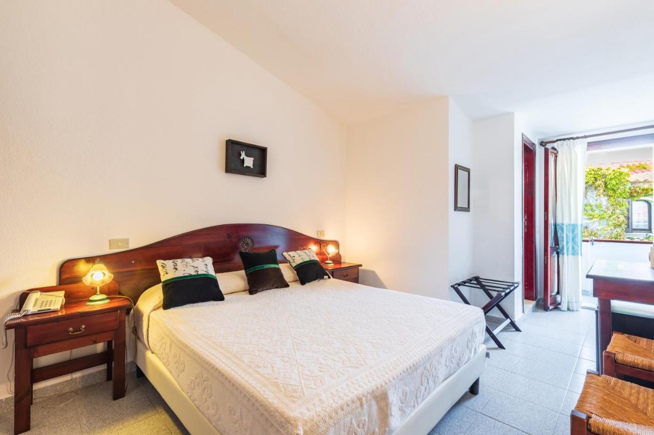 Hotel S'Ortale Con Parcheggio Interno E Ristorante All'Aperto โอโรเซย ภายนอก รูปภาพ