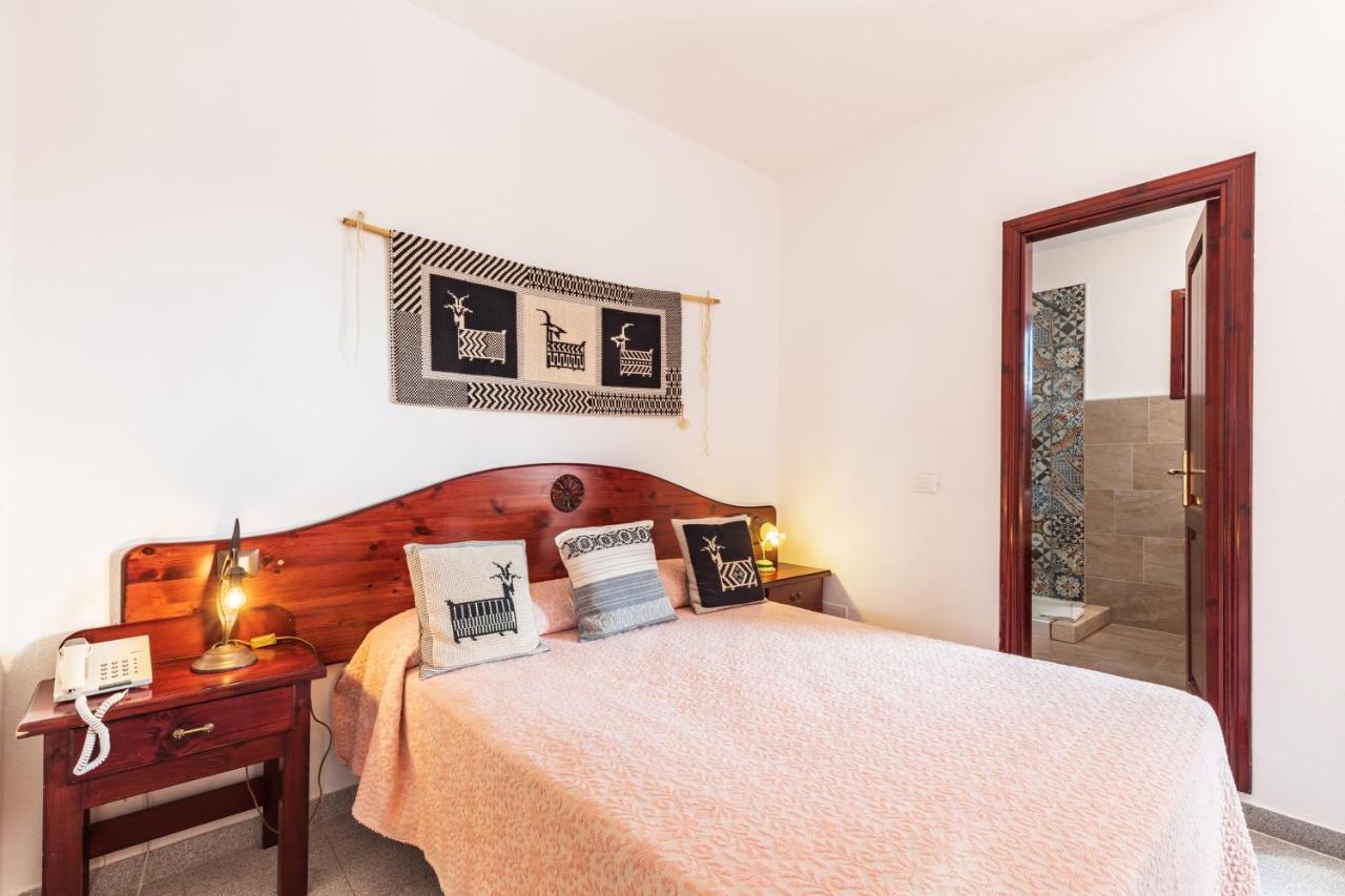 Hotel S'Ortale Con Parcheggio Interno E Ristorante All'Aperto โอโรเซย ภายนอก รูปภาพ